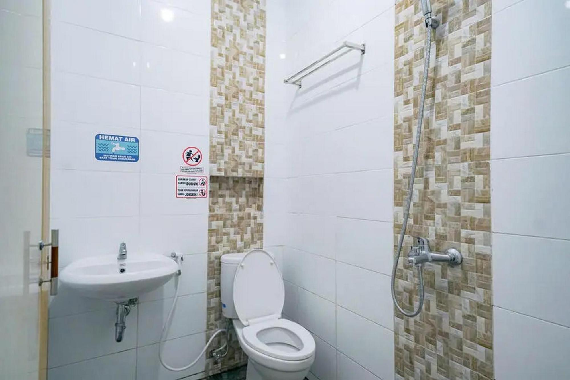 Reddoorz Near Ekowisata Mangrove Belawan酒店 客房 照片