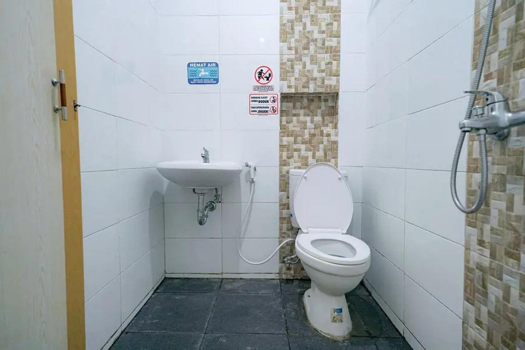 Reddoorz Near Ekowisata Mangrove Belawan酒店 客房 照片